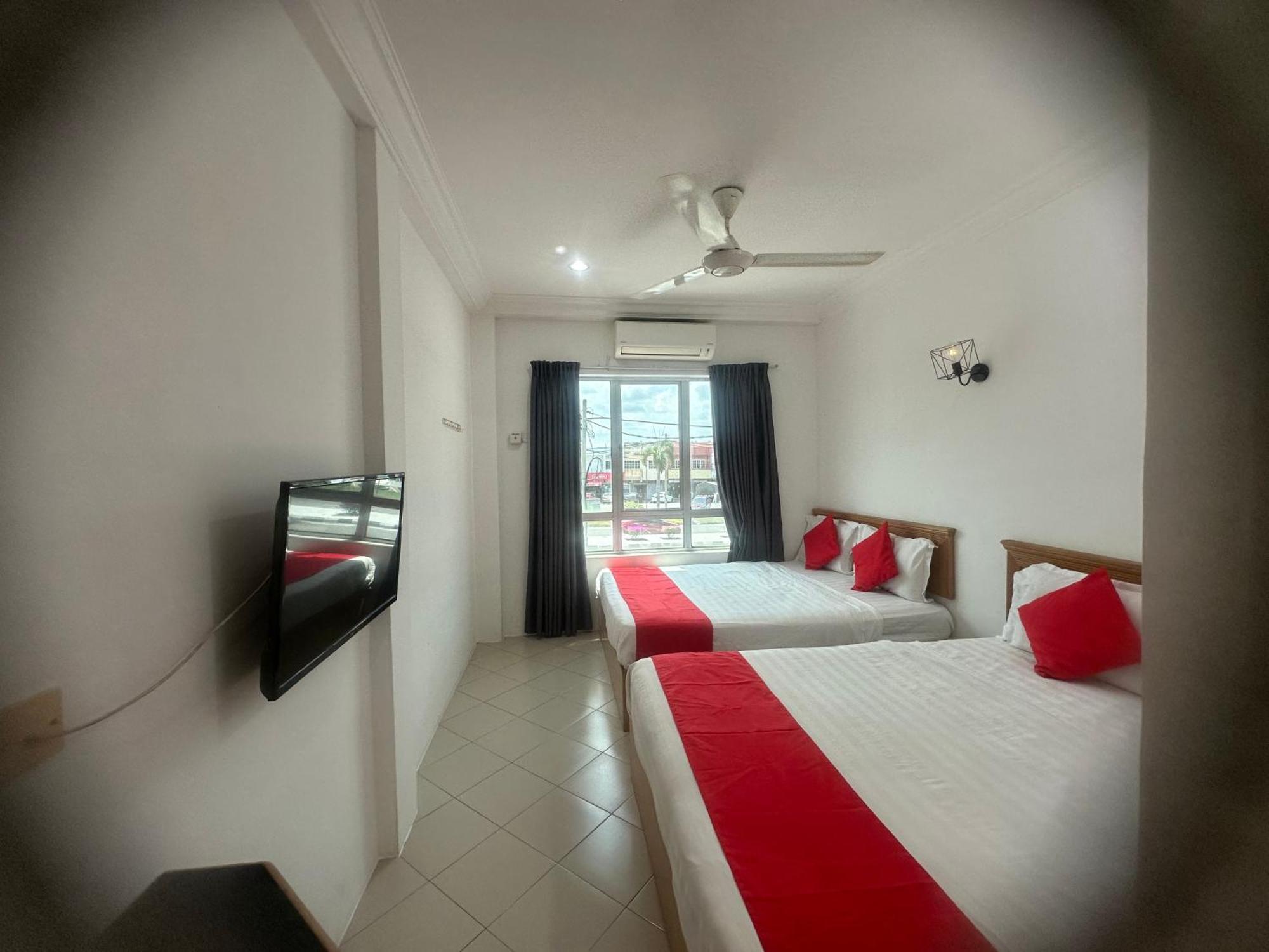 V Hotel Телук Интан Екстериор снимка
