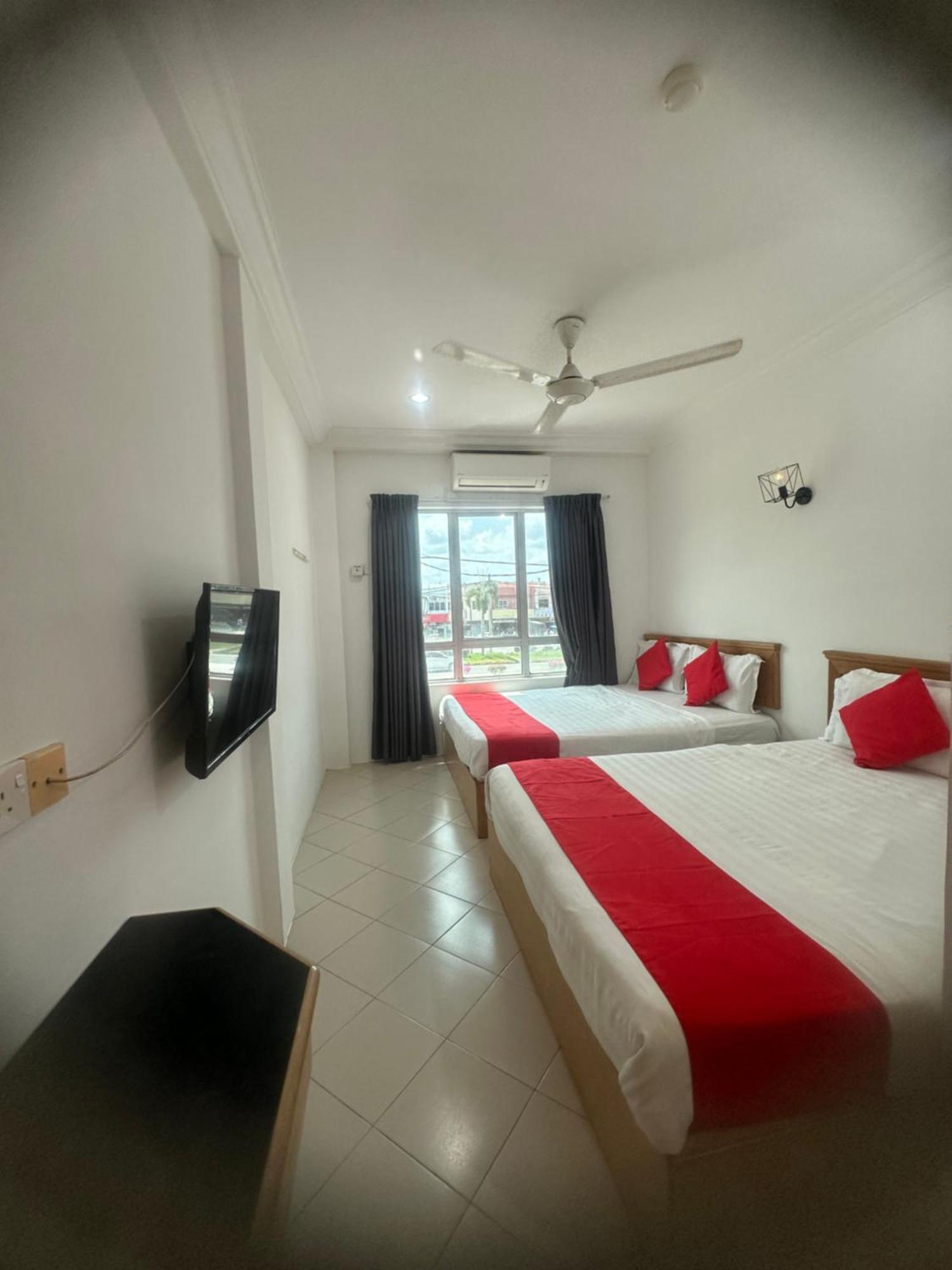 V Hotel Телук Интан Екстериор снимка